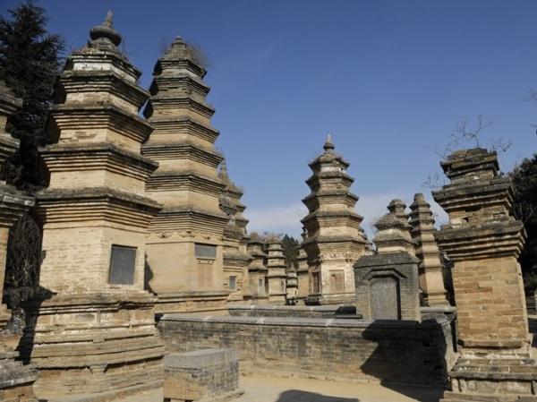 “BJL平台”广东一大巴司机与乘客发生争执 扬言开下桥同归于尽(图2) BJL平台集团