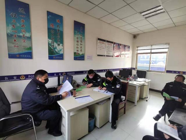 外媒:美国执法人员破门进入中国驻休斯敦总领馆:BJL平台集团(图4) BJL平台